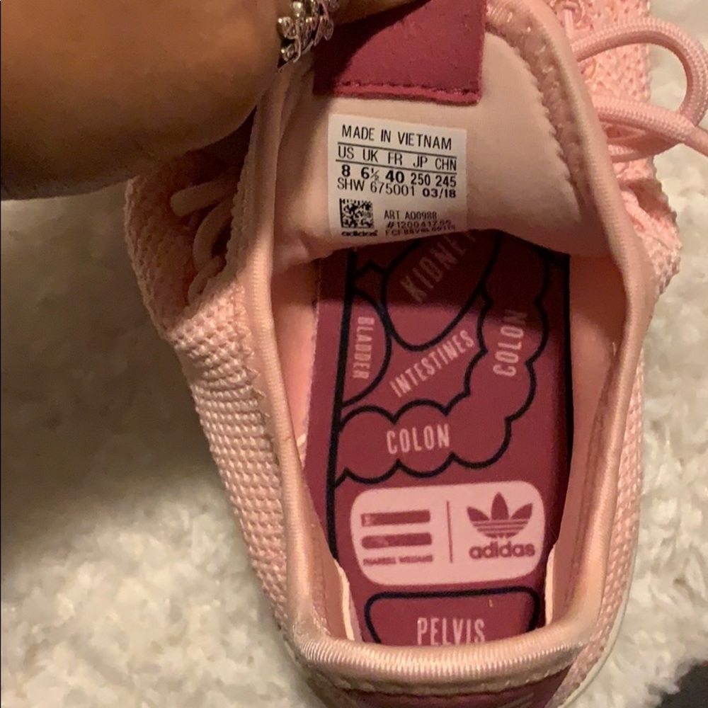 Adidas - Picture 3 of 4